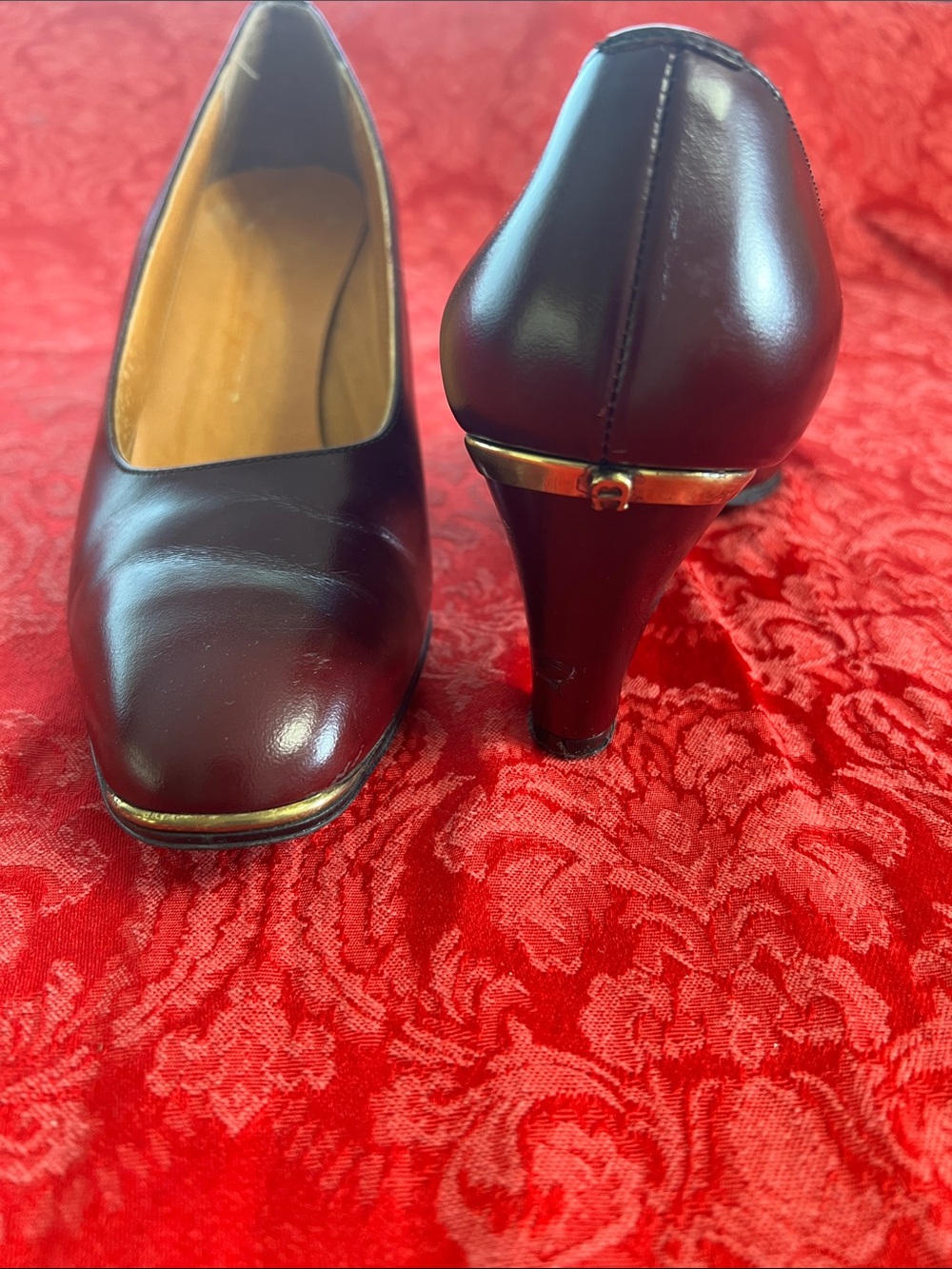 Etienne Aigner Burgundy Leather Pumps Women's Size 8M Gold Tone Accent Heels